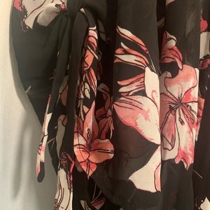 2 piece Sandra Darren set 1X black and pink